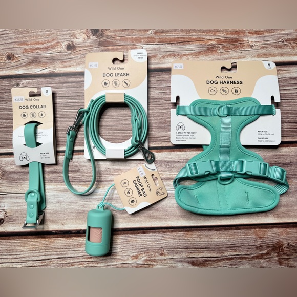 S- Wild One Dog Collar, Leash, Harness and Poop Bag Carrier NWT Lgt Green - Picture 1 of 2
